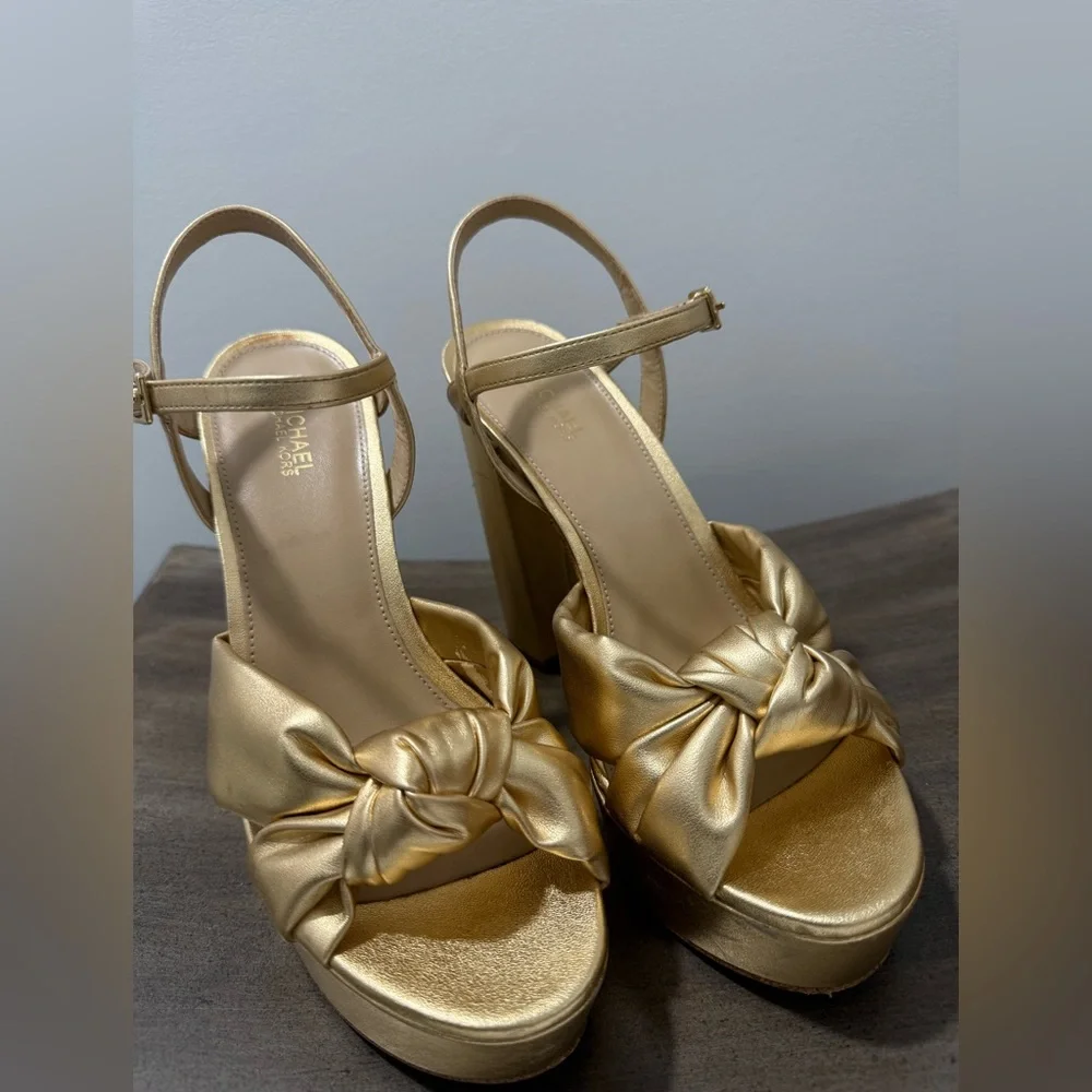 Michael Kors plataform Gold Shoes - Picture 10 of 14